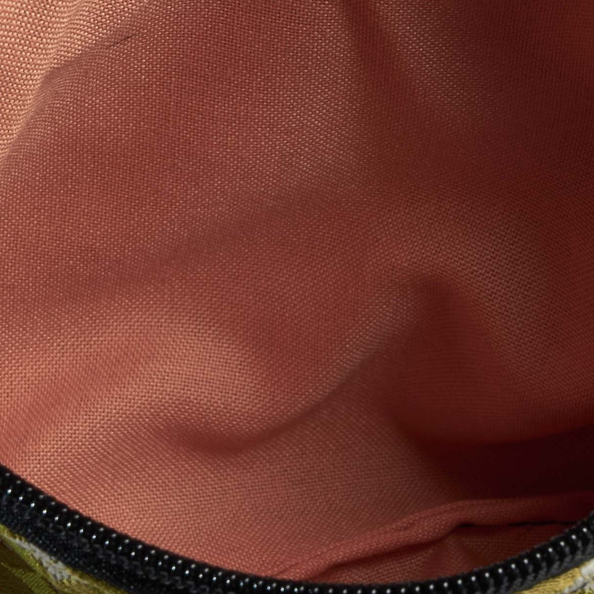 Pochette foderata con zip 23