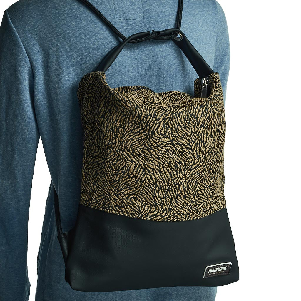 Como 24 – Zaino-borsa artigianale in jacquard nero e oro