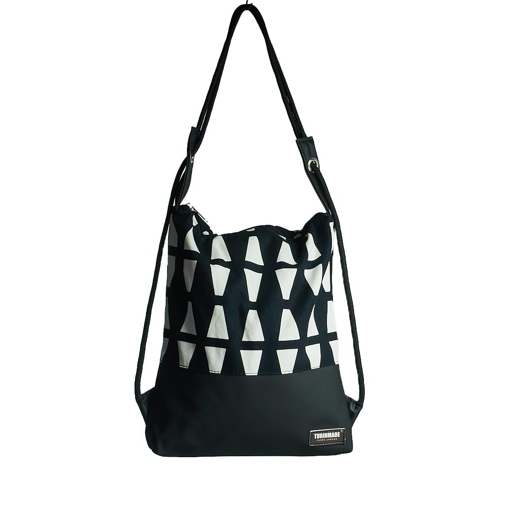 Como 27 – Zaino-borsa artigianale geometrica bianca e nera