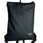 Indossate il (+34) MADRID 31 e assaporate la sensazione di lusso. Grazie al suo odore inesistente e materiale ipoallergenico, traspirante e igroscopico, trasuda eleganza. Dotato di spallacci di spessore 3mm, due tasche con cerniera di diversa grandezza e fodera interna resistente, con questo zaino avrete l'incredibile comfort di sapere che i vostri oggetti di valore sono nelle condizioni migliori. Un lusso su misura di 43x32 cm.