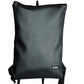 Indossate il (+34) MADRID 31 e assaporate la sensazione di lusso. Grazie al suo odore inesistente e materiale ipoallergenico, traspirante e igroscopico, trasuda eleganza. Dotato di spallacci di spessore 3mm, due tasche con cerniera di diversa grandezza e fodera interna resistente, con questo zaino avrete l'incredibile comfort di sapere che i vostri oggetti di valore sono nelle condizioni migliori. Un lusso su misura di 43x32 cm.