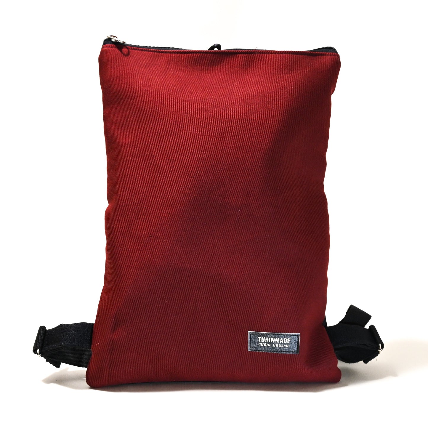 Misura: 43x23cm Tessuto in ecopelle Impermeabile Inodore Traspirante e ipoallergenico  Resistente all’usura Spallacci   regolabili Due tasche con cerniera Una posteriore più piccola perfetta per gli oggetti di valore Una superiore più ampia e capiente che consente di organizzare in modo facile il contenuto Interno foderato