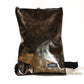 Misura: 43x23cm Tessuto in ecopelle Impermeabile Inodore Traspirante e ipoallergenico  Resistente all’usura Spallacci   regolabili Due tasche con cerniera Una posteriore più piccola perfetta per gli oggetti di valore Una superiore più ampia e capiente che consente di organizzare in modo facile il contenuto Interno foderato
